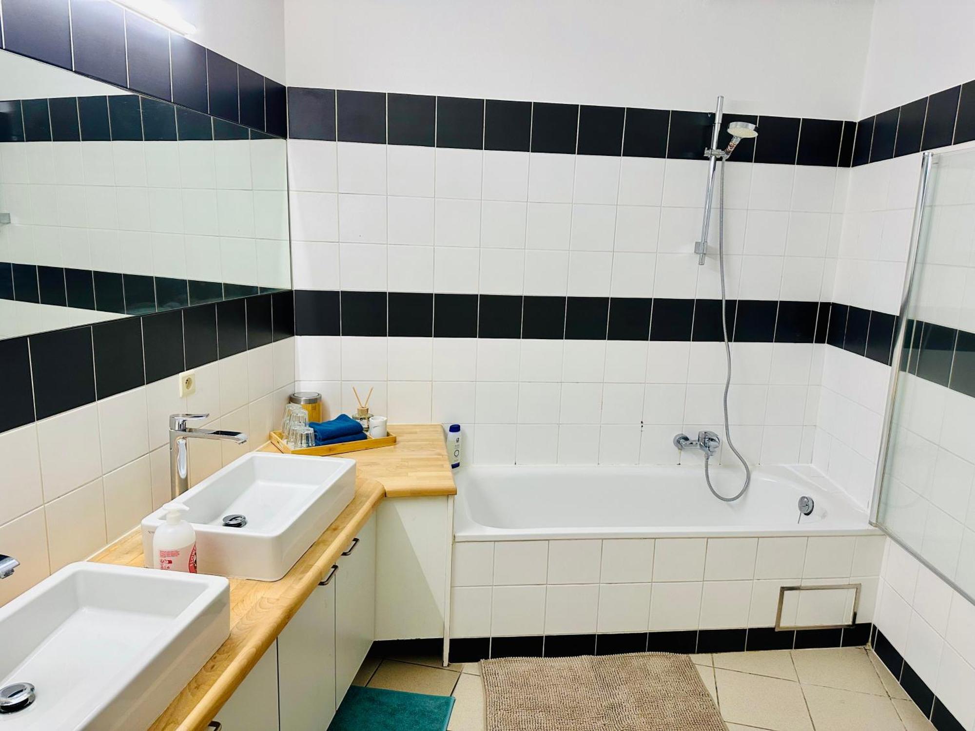Down Town Oasis-Spacious Loft With Private Parking Brussels Luaran gambar